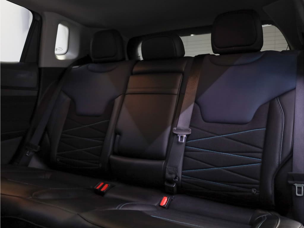 Jeep Compass 4xe 240 Plug-in Hybrid Electric Upland Stoel-/stuur verwarming thumbnail 40