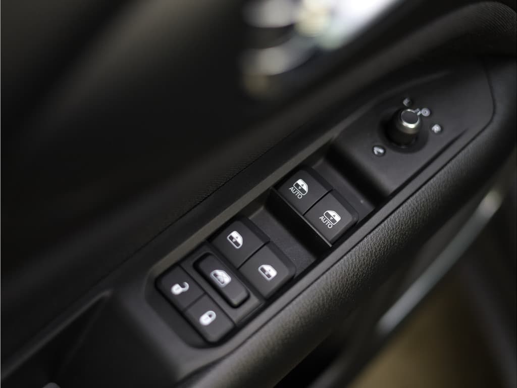 Jeep Compass 4xe 240 Plug-in Hybrid Electric Upland Stoel-/stuur verwarming thumbnail 32