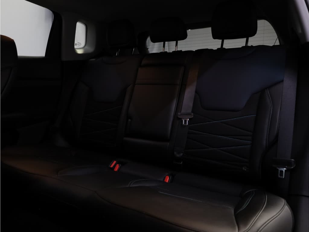 Jeep Compass 4xe 240 Plug-in Hybrid Electric Upland Stoel-/stuur verwarming thumbnail 44