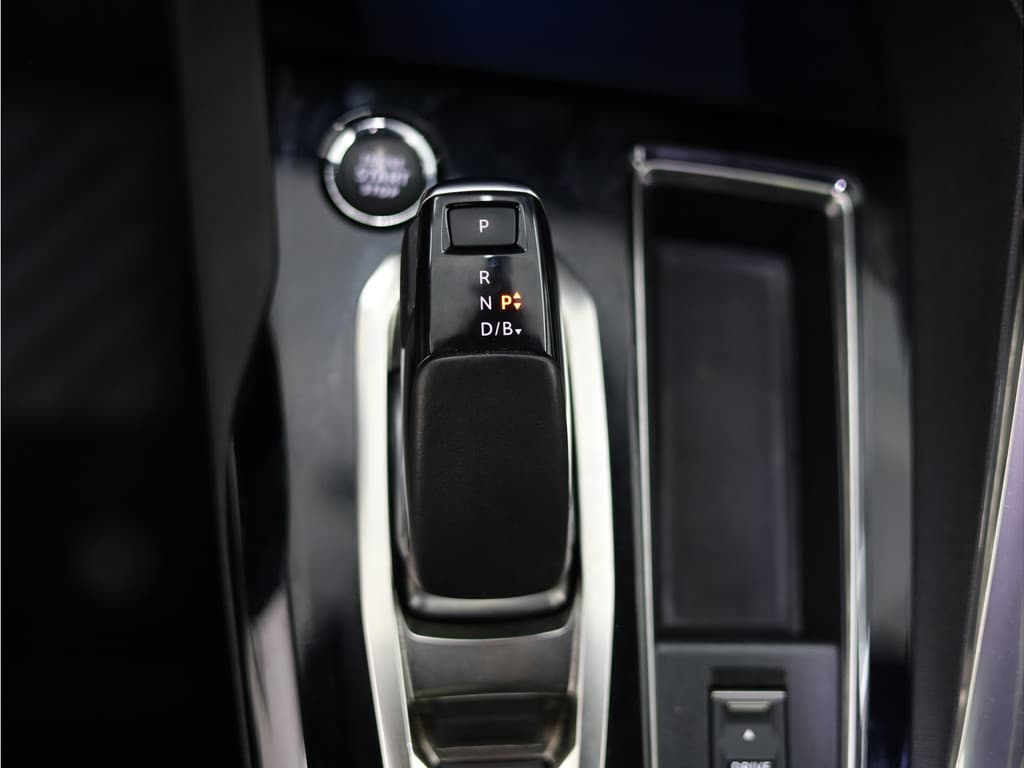 Peugeot 3008 1.6 HYbrid 300 GT Pack thumbnail 35