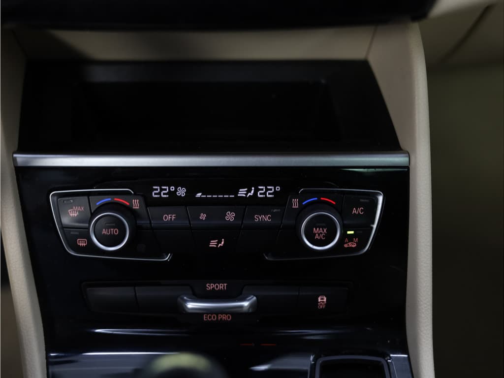 BMW 2 Serie Gran Tourer 216d Centennial High Executive thumbnail 27