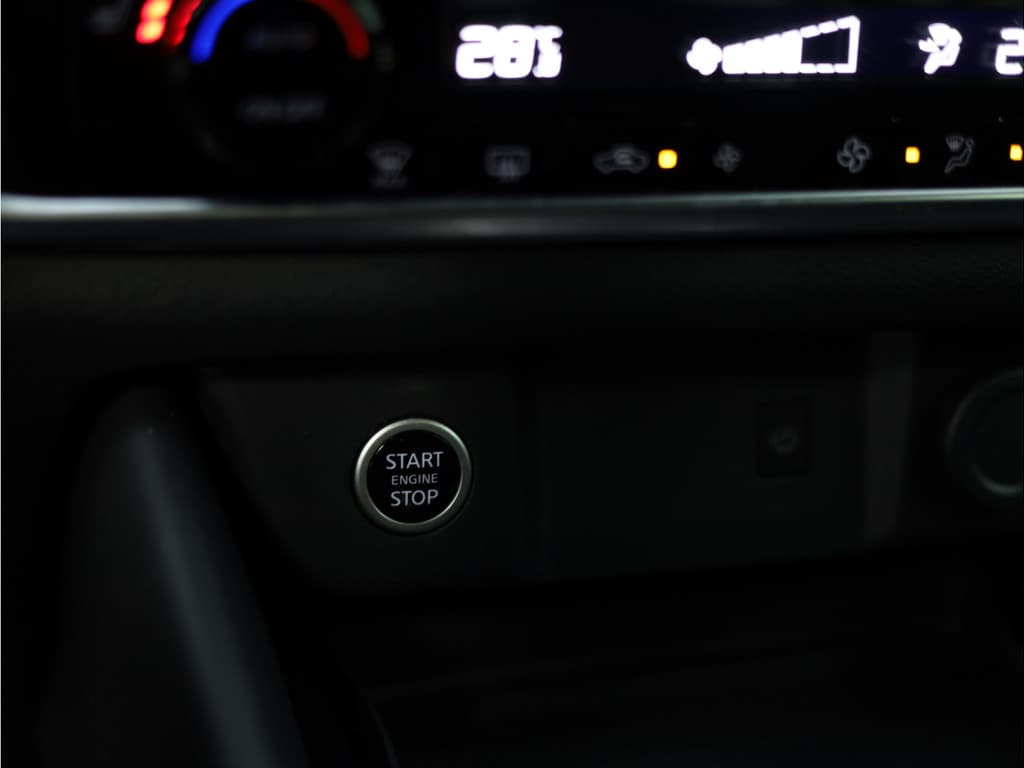 Nissan QASHQAI 1.3 MHEV Xtronic N-Connecta thumbnail 28