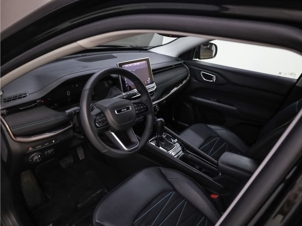 Jeep Compass 4xe 240 Plug-in Hybrid Upland thumbnail 32