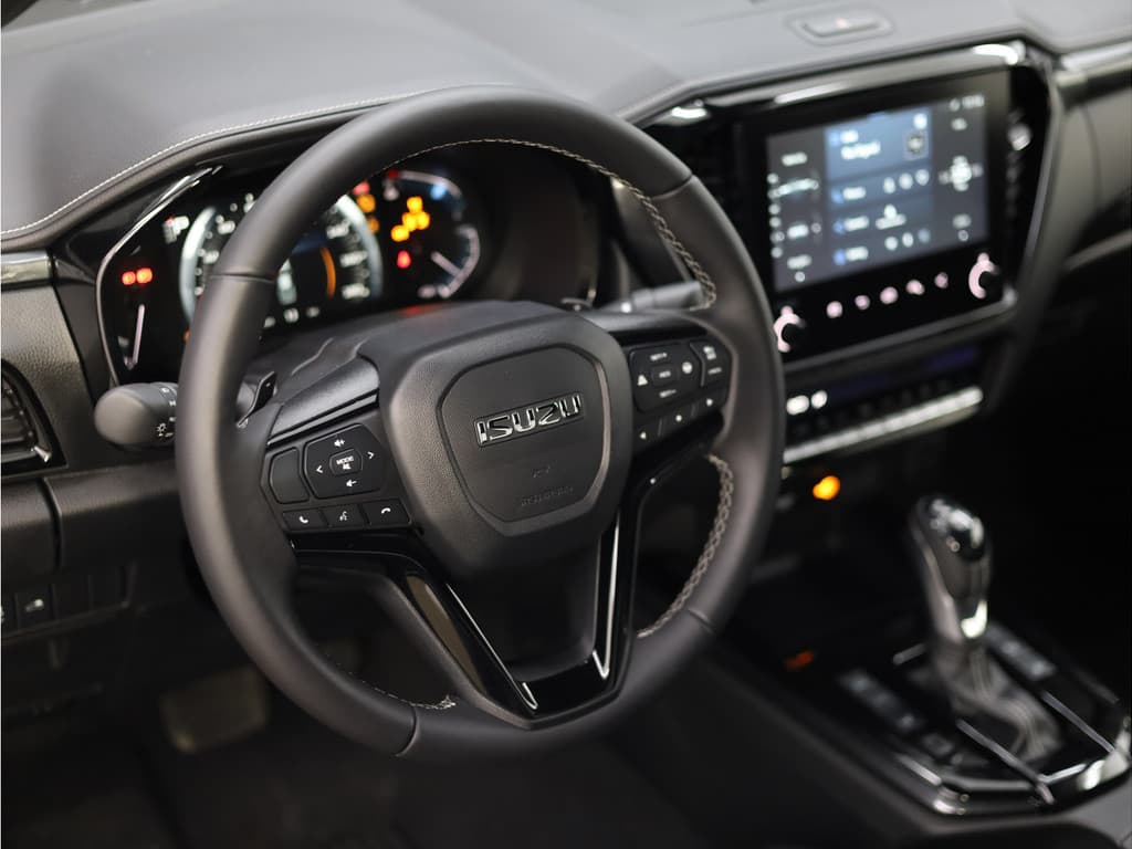 Isuzu D-max EV EXTENDED CAB 4WD LSX AT thumbnail 2