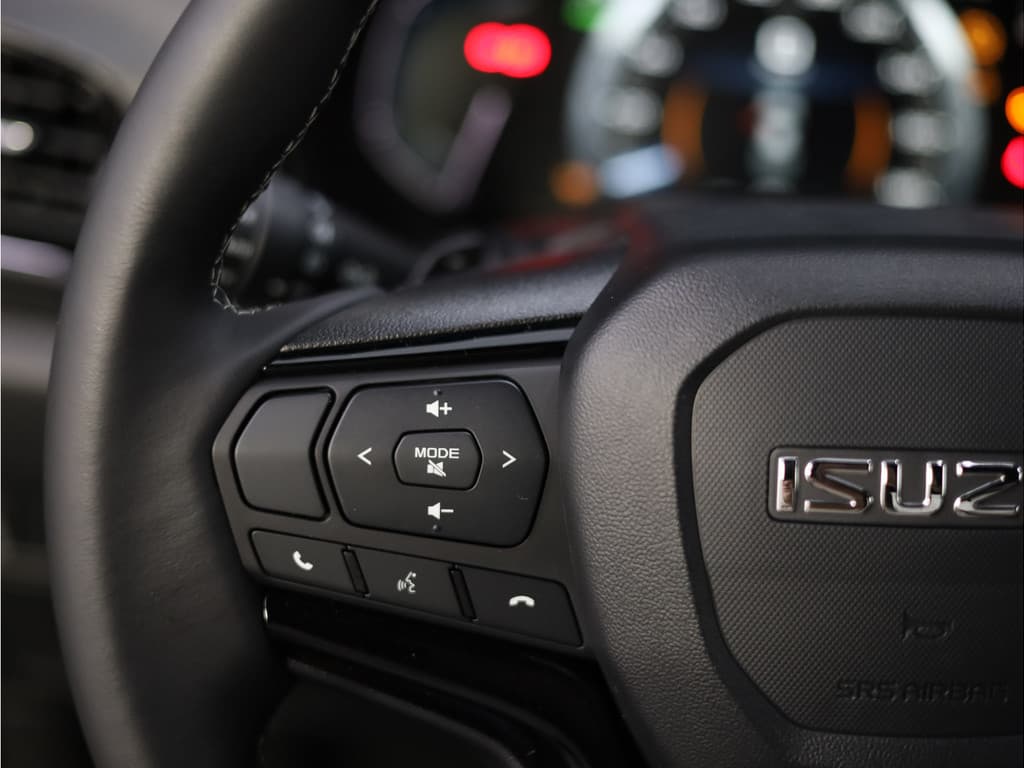 Isuzu D-max EV EXTENDED CAB 4WD LSX AT thumbnail 8