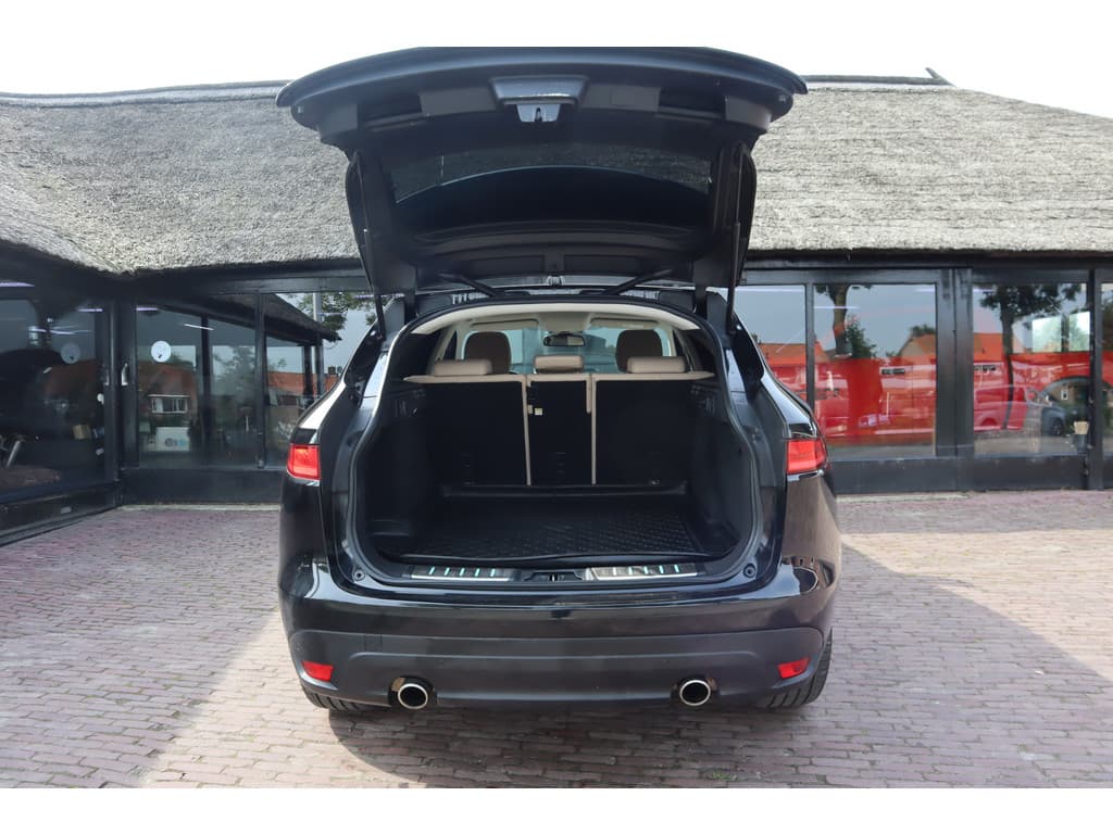 Jaguar F-Pace 3.0 Portfolio AWD 30d Navigatie thumbnail 23
