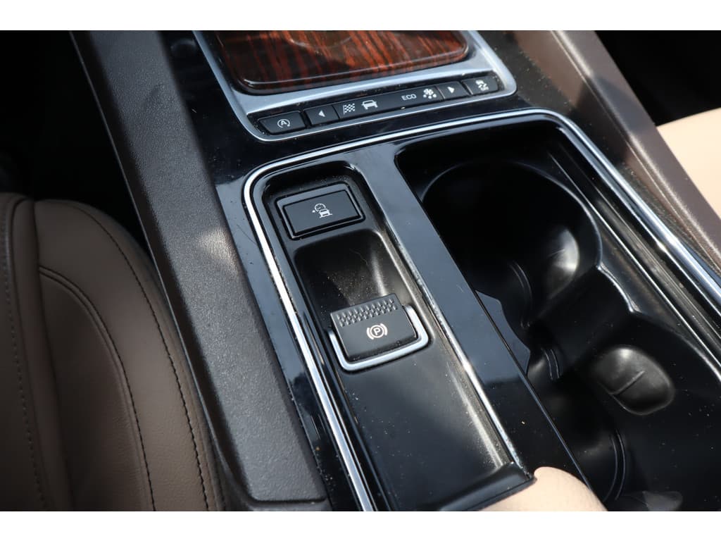 Jaguar F-Pace 3.0 Portfolio AWD 30d Navigatie thumbnail 25