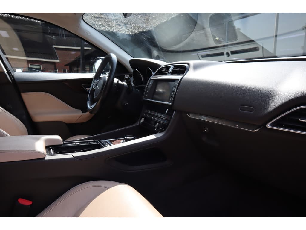 Jaguar F-Pace 3.0 Portfolio AWD 30d Navigatie thumbnail 27