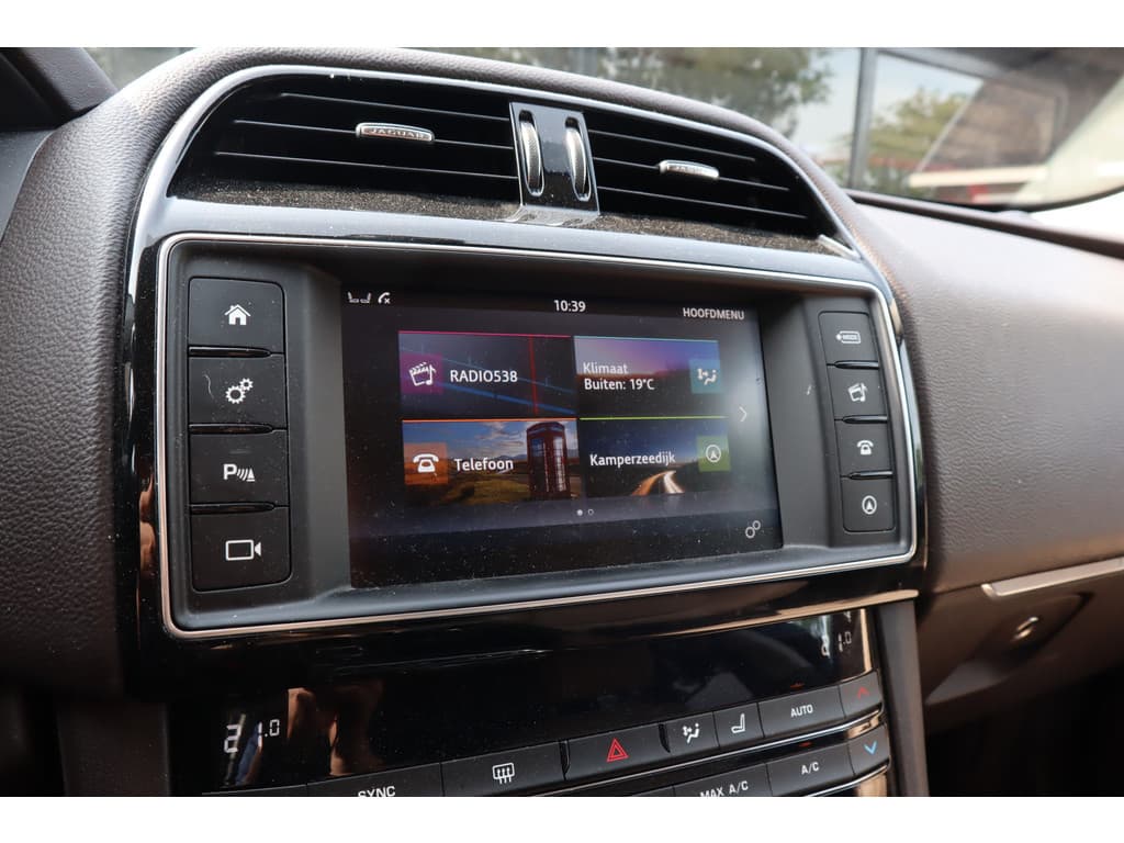 Jaguar F-Pace 3.0 Portfolio AWD 30d Navigatie thumbnail 5