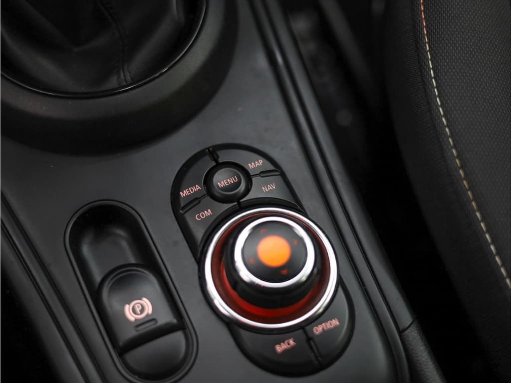 MINI Countryman 1.5 Cooper Business Edition thumbnail 17