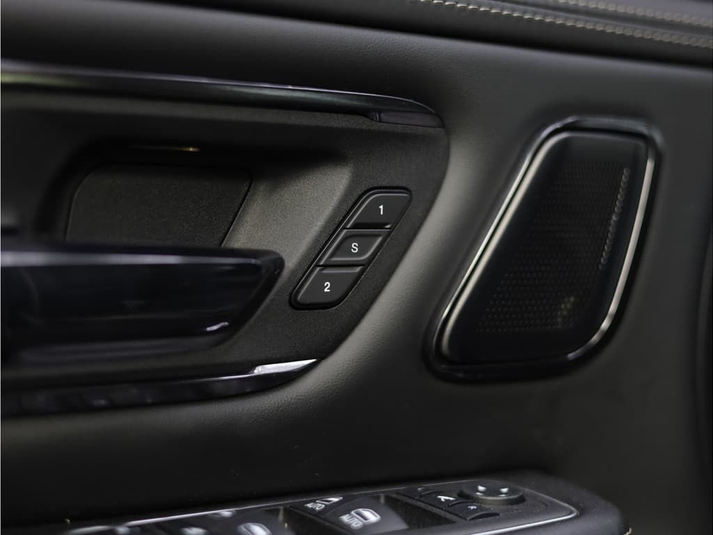 Dodge Ram 1500 5.7 V8 4x4 Crew Cab Limited LPG Onderbouw thumbnail 30