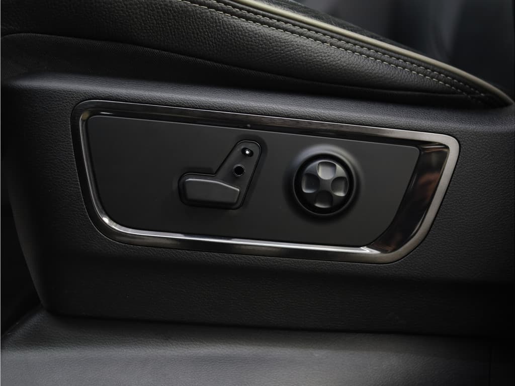 Dodge Ram 1500 5.7 V8 4x4 Crew Cab Limited LPG Onderbouw thumbnail 31