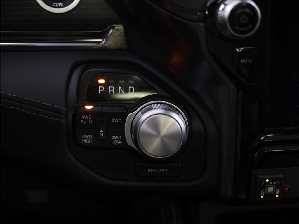 Dodge Ram 1500 5.7 V8 4x4 Crew Cab Limited LPG Onderbouw thumbnail 35