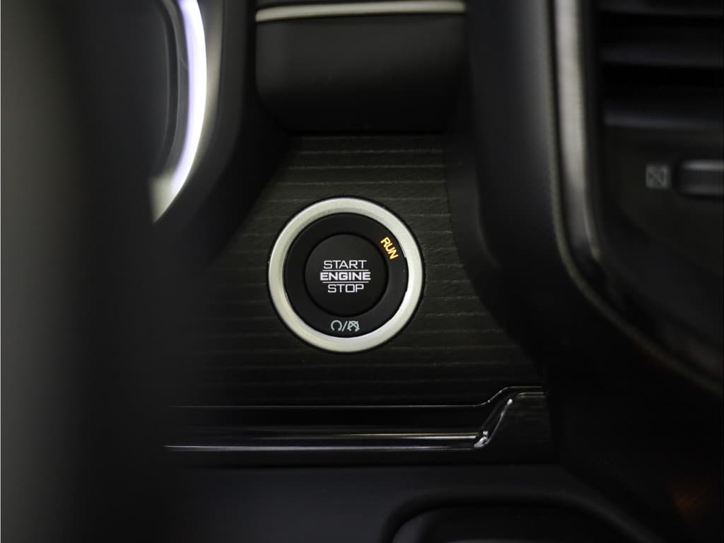 Dodge Ram 1500 5.7 V8 4x4 Crew Cab Limited LPG Onderbouw thumbnail 37