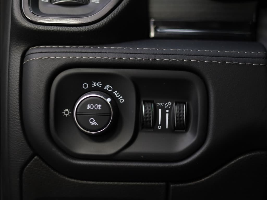 Dodge Ram 1500 5.7 V8 4x4 Crew Cab Limited LPG Onderbouw thumbnail 40