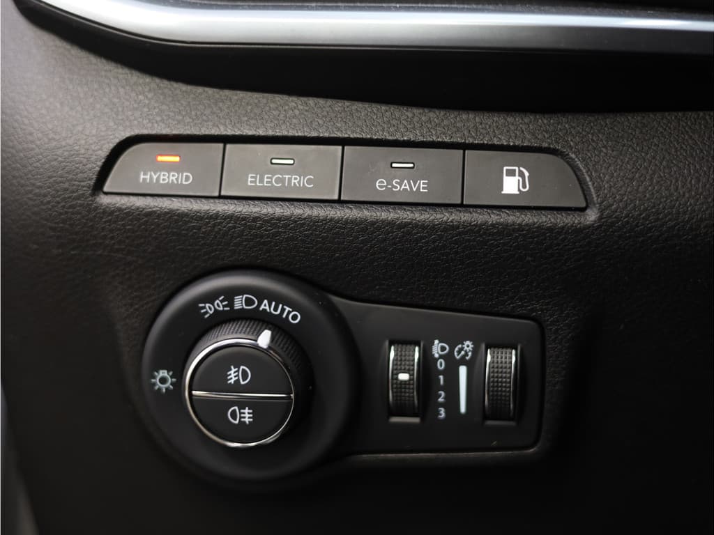 Jeep Compass 4xe 240 Plug-in Hybrid Electric S thumbnail 31