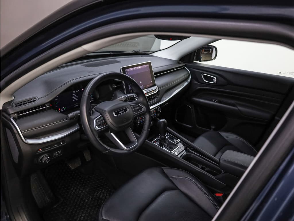 Jeep Compass 4xe 240 Plug-in Hybrid Electric S thumbnail 35