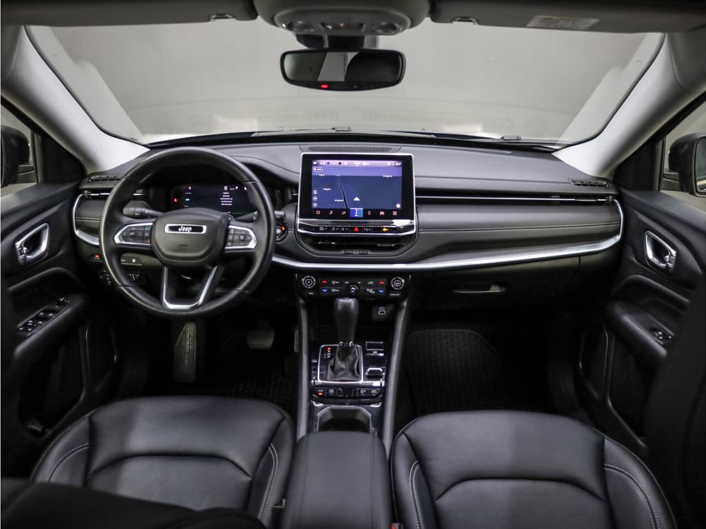 Jeep Compass 4xe 240 Plug-in Hybrid Electric S thumbnail 6