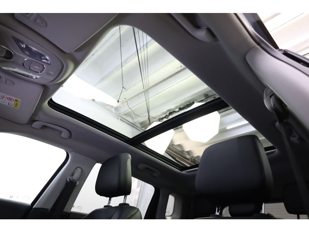 Jeep Compass 4xe 240 Plug-in Hybrid Electric S thumbnail 2