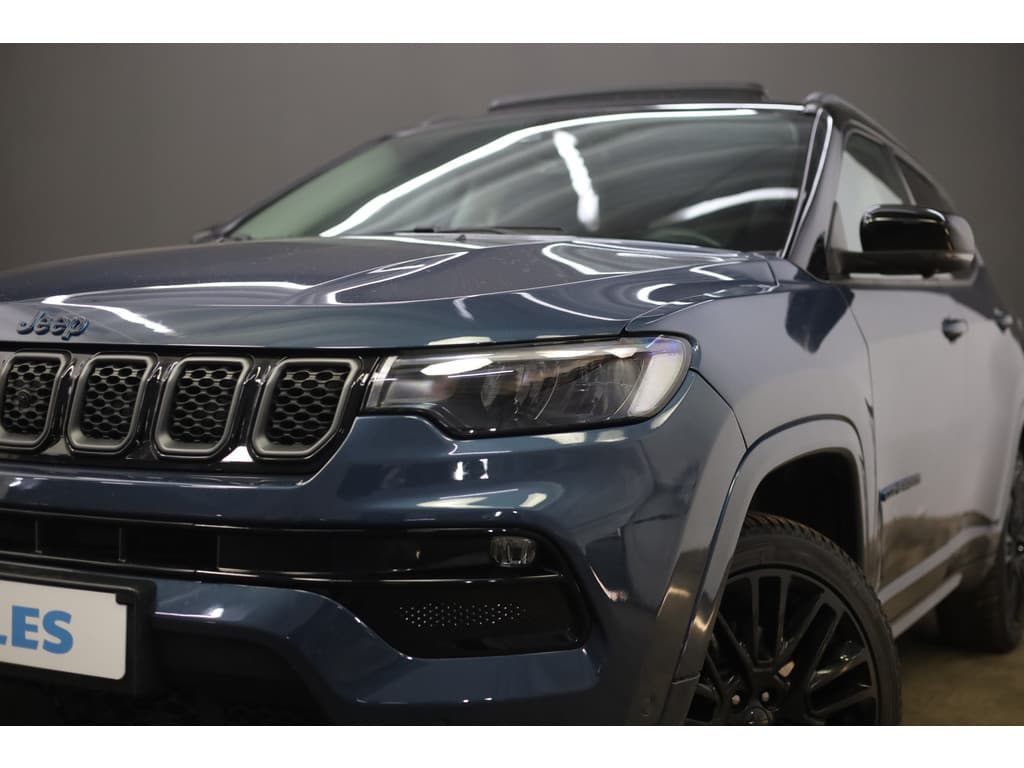 Jeep Compass 4xe 240 Plug-in Hybrid Electric S thumbnail 13