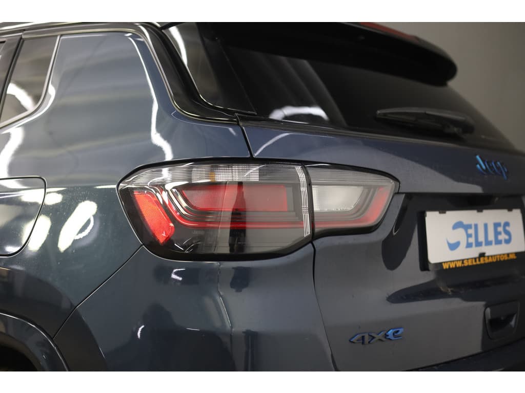 Jeep Compass 4xe 240 Plug-in Hybrid Electric S thumbnail 21