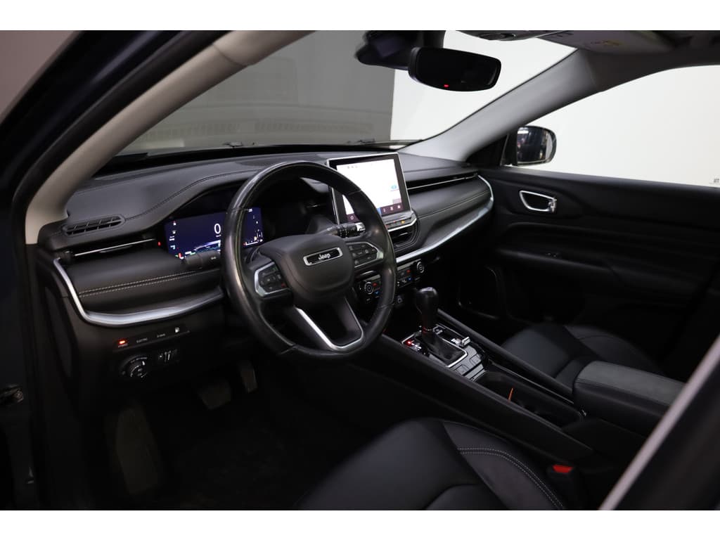 Jeep Compass 4xe 240 Plug-in Hybrid Electric S thumbnail 4