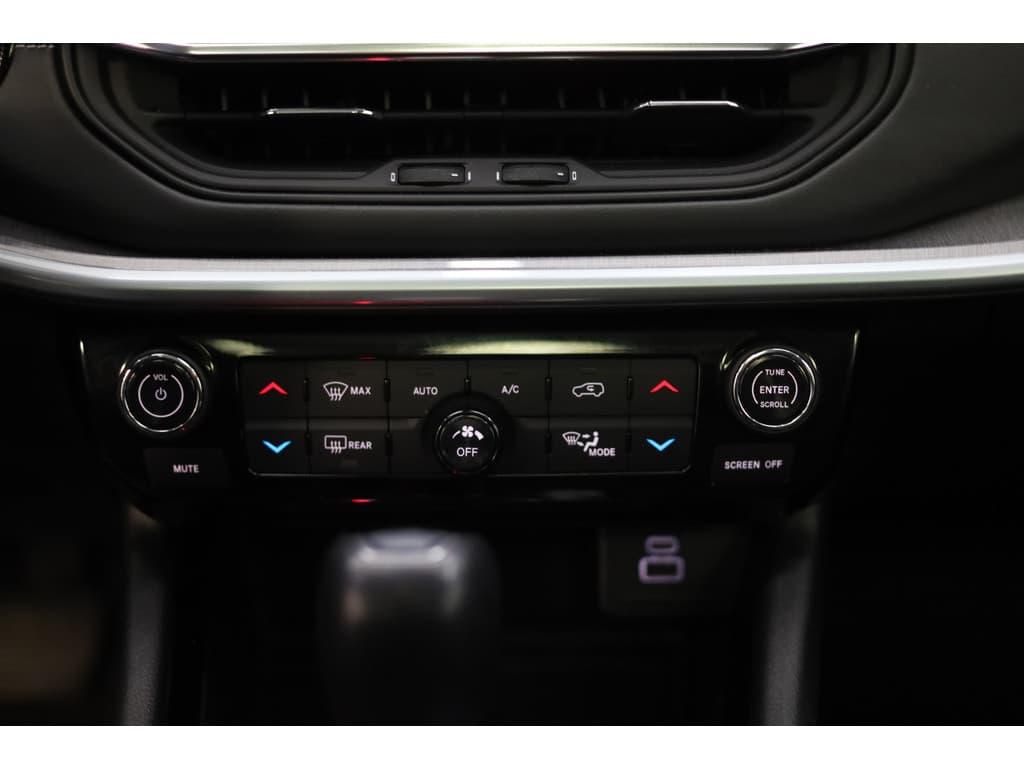 Jeep Compass 4xe 240 Plug-in Hybrid Electric S thumbnail 36