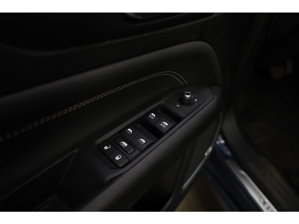 Jeep Compass 4xe 240 Plug-in Hybrid Electric S thumbnail 37