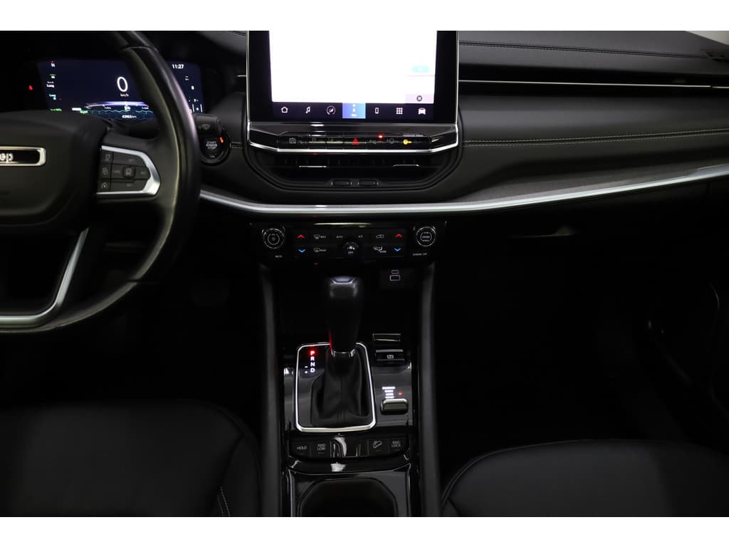 Jeep Compass 4xe 240 Plug-in Hybrid Electric S thumbnail 40