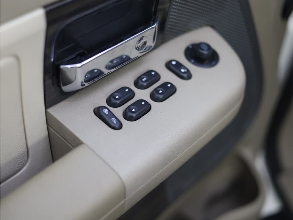 Lincoln MARK LT 5.4L V8 4x4 thumbnail 22