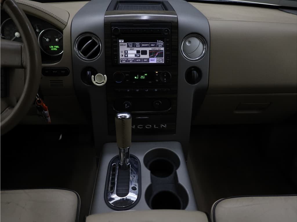 Lincoln MARK LT 5.4L V8 4x4 thumbnail 33