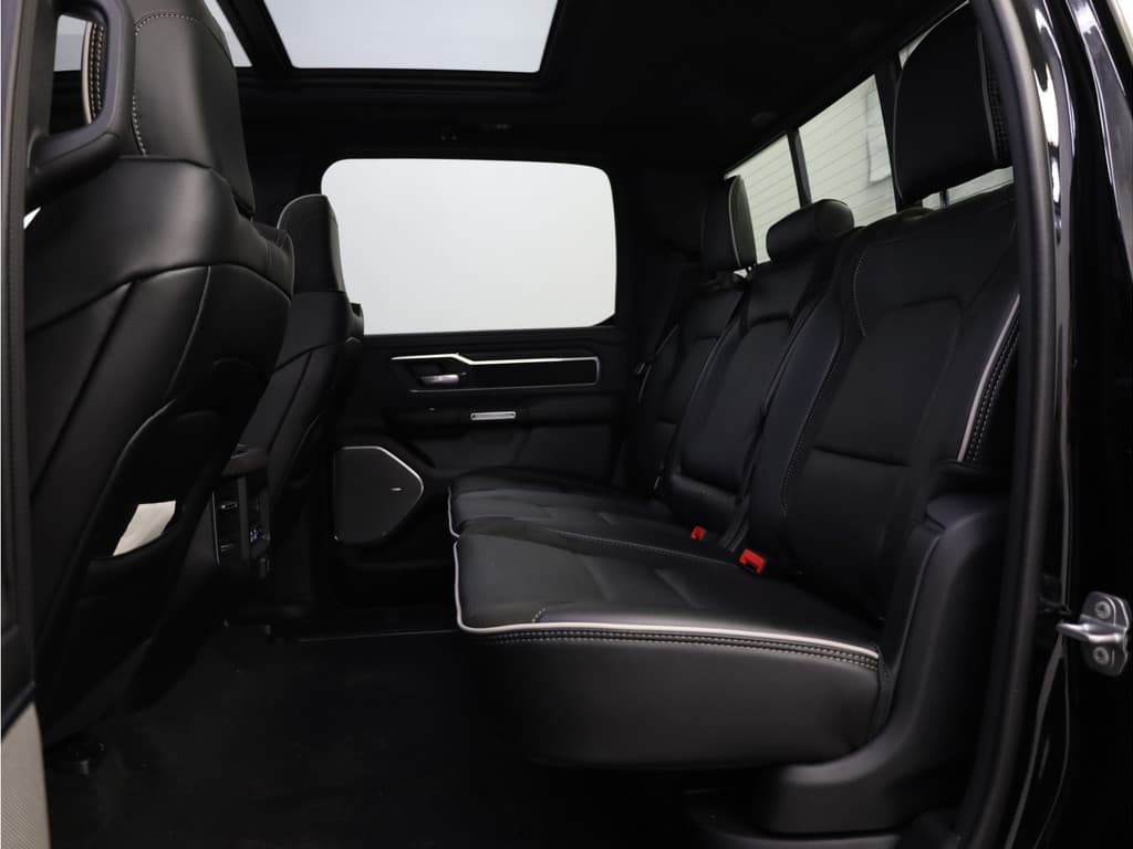 Dodge Ram 1500 2025 3.0L HURRICANE LARAMIE Night thumbnail 12