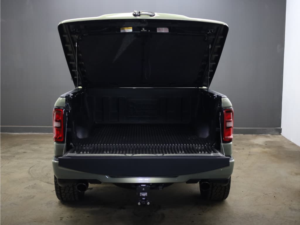 Dodge Ram 1500 2025 3.0L HURRICANE LARAMIE Night thumbnail 28