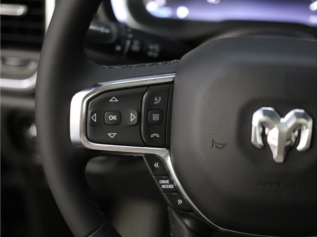 Dodge Ram 1500 2025 3.0L HURRICANE LARAMIE Night thumbnail 35