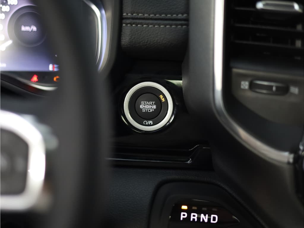 Dodge Ram 1500 2025 3.0L HURRICANE LARAMIE Night thumbnail 39