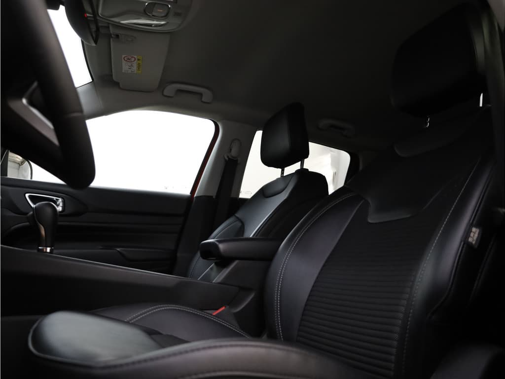 Jeep Compass 4xe 190 Plug-in Hybrid Electric Limited thumbnail 8