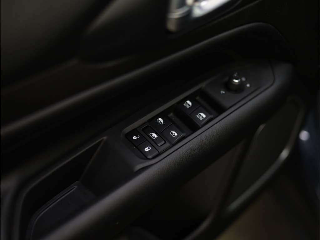 Jeep Compass 4xe 190 Plug-in Hybrid Electric Limited thumbnail 22