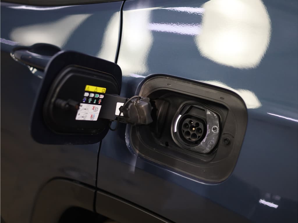 Jeep Compass 4xe 190 Plug-in Hybrid Electric Limited thumbnail 10
