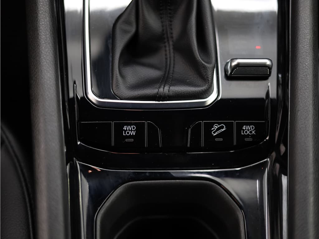 Jeep Compass 4xe 190 Plug-in Hybrid Electric Limited 80th Anniversary thumbnail 15