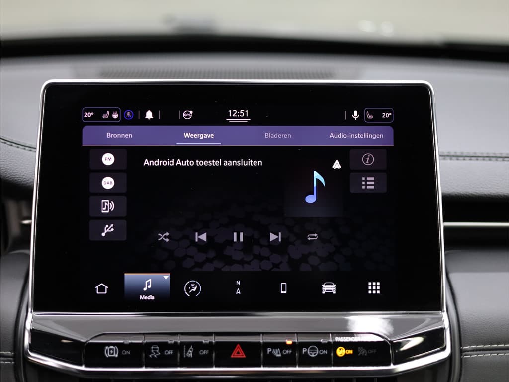 Jeep Compass 4xe 190 Plug-in Hybrid Electric Limited 80th Anniversary thumbnail 21