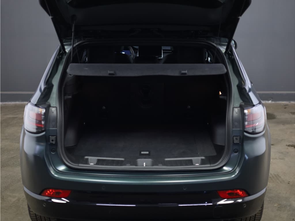 Jeep Compass 4xe 190 Plug-in Hybrid Electric Limited 80th Anniversary thumbnail 33