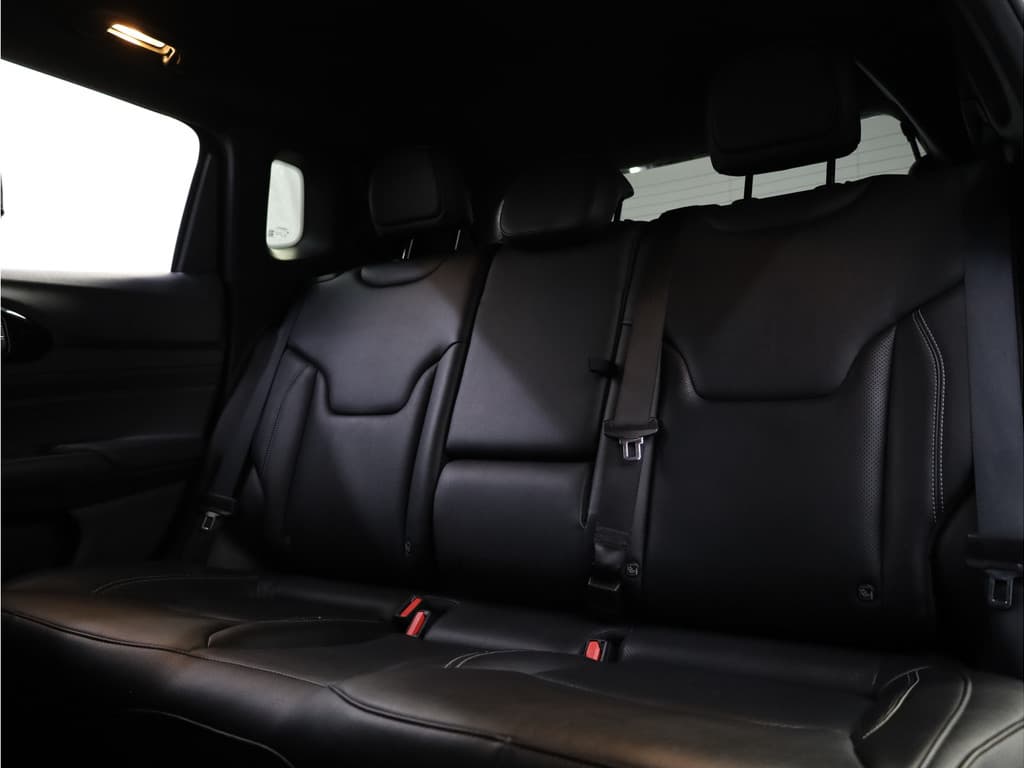 Jeep Compass 4xe 190 Plug-in Hybrid Electric Limited 80th Anniversary thumbnail 36