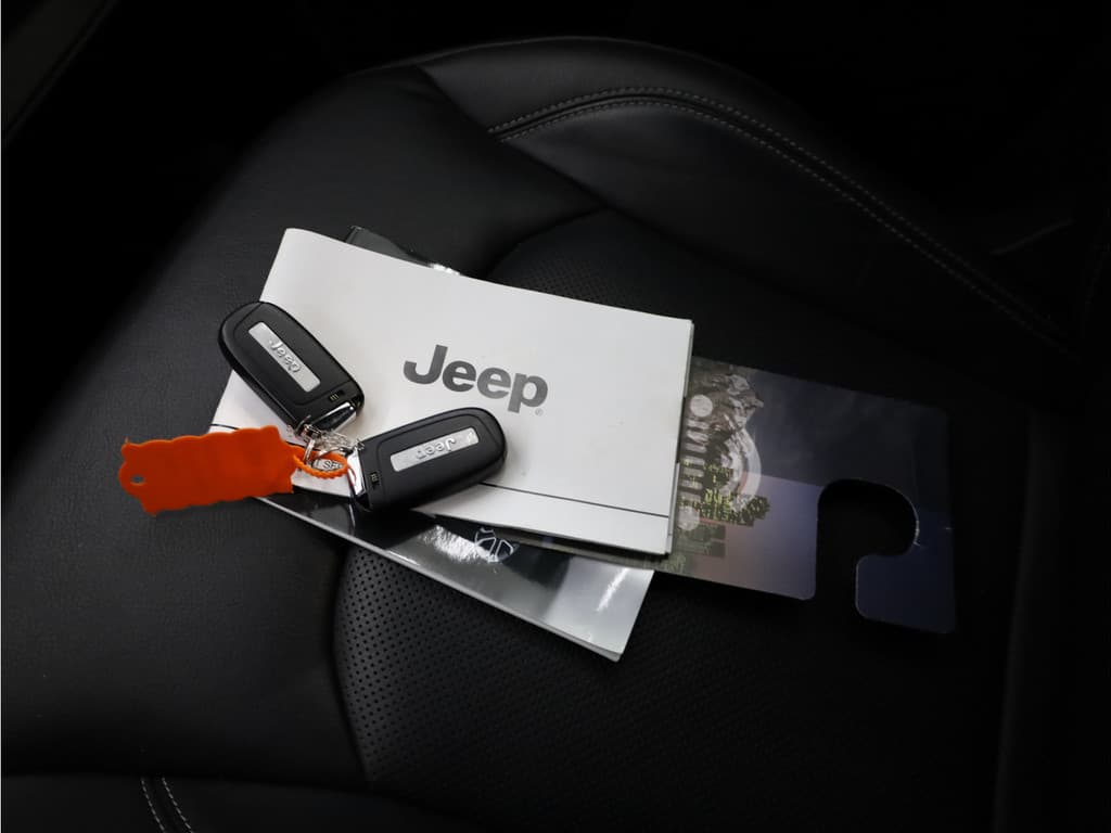 Jeep Compass 4xe 190 Plug-in Hybrid Electric Limited 80th Anniversary thumbnail 37