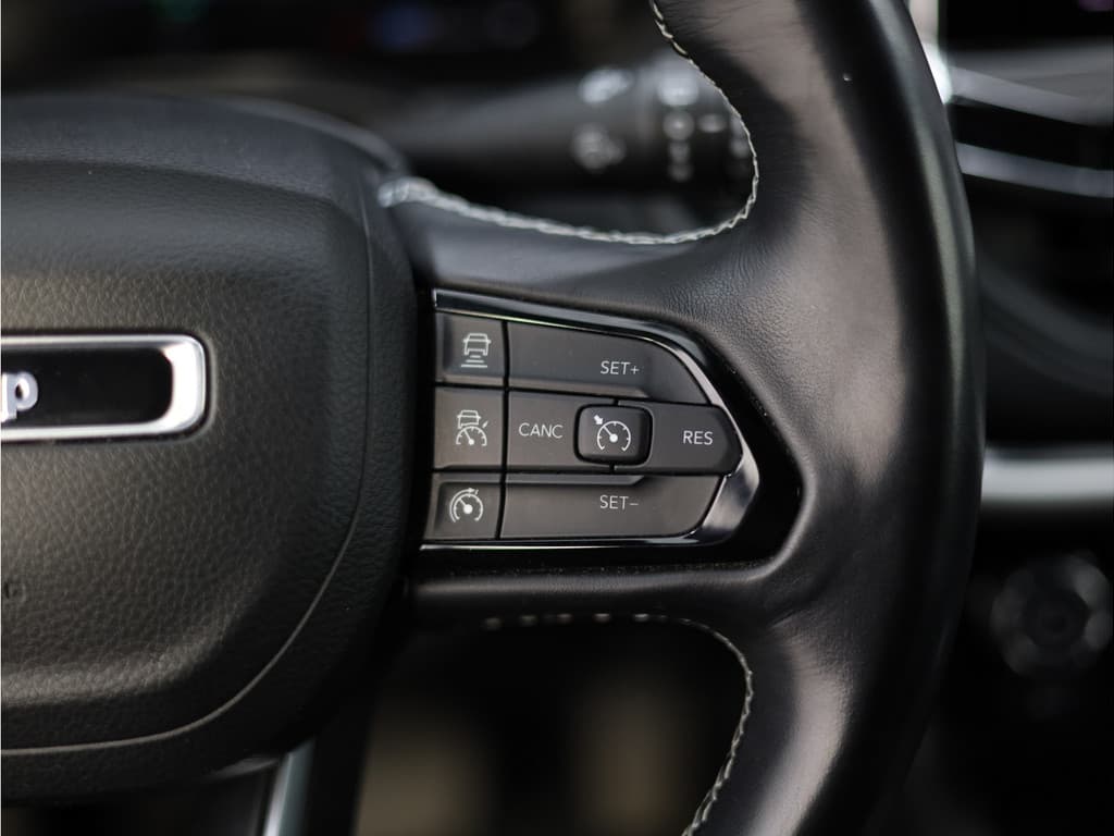 Jeep Compass 4xe 190 Plug-in Hybrid Electric Limited 80th Anniversary thumbnail 9