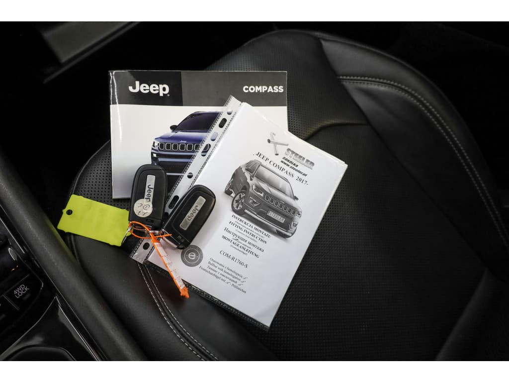 Jeep Compass 4xe 240 Plug-in Hybrid Electric S thumbnail 14