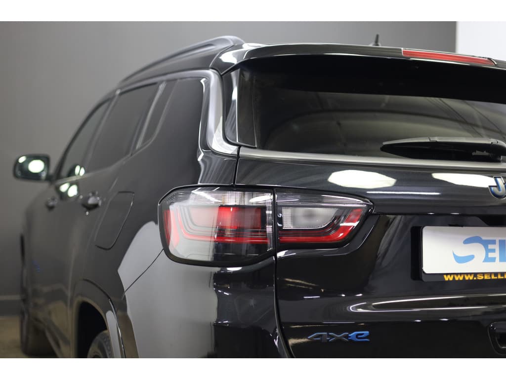 Jeep Compass 4xe 240 Plug-in Hybrid Electric S thumbnail 27