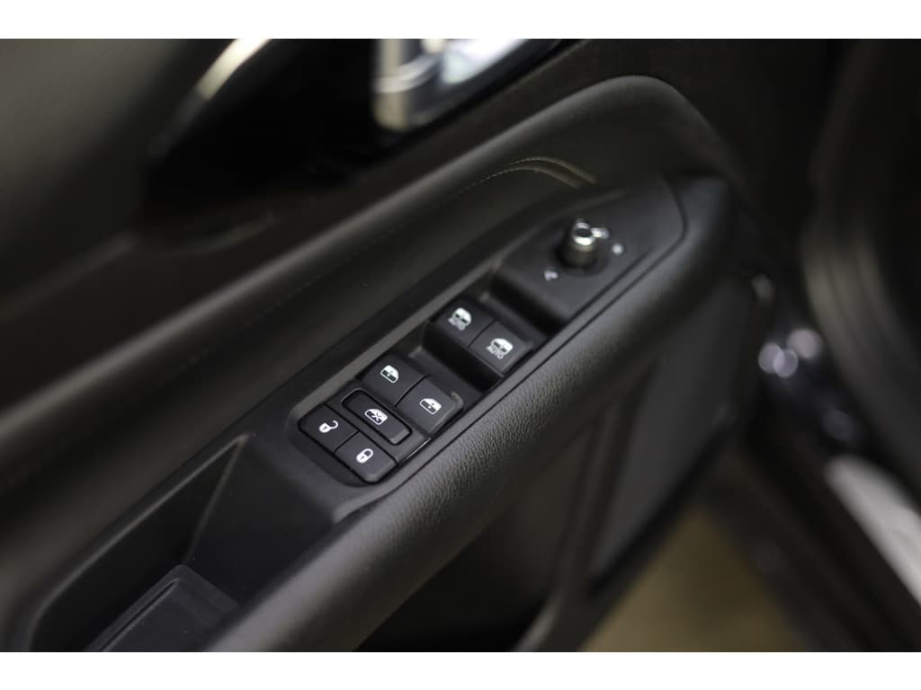 Jeep Compass 4xe 240 Plug-in Hybrid Electric S thumbnail 28