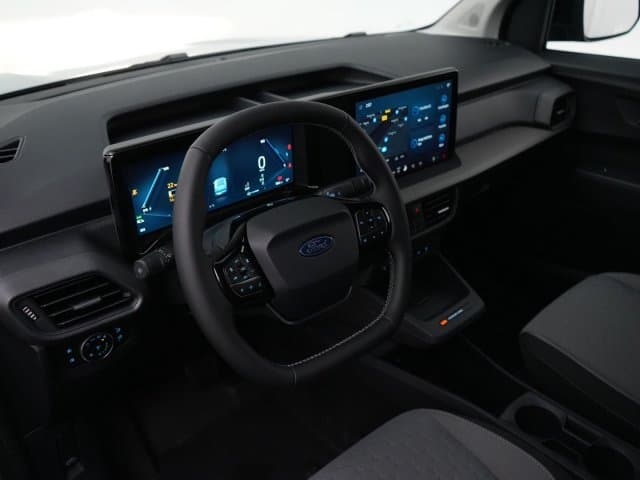 Ford E-Transit Courier Limited 44 kWh thumbnail 9