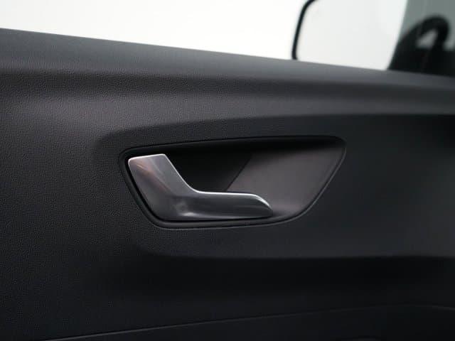 Ford E-Transit Courier Limited 44 kWh thumbnail 10