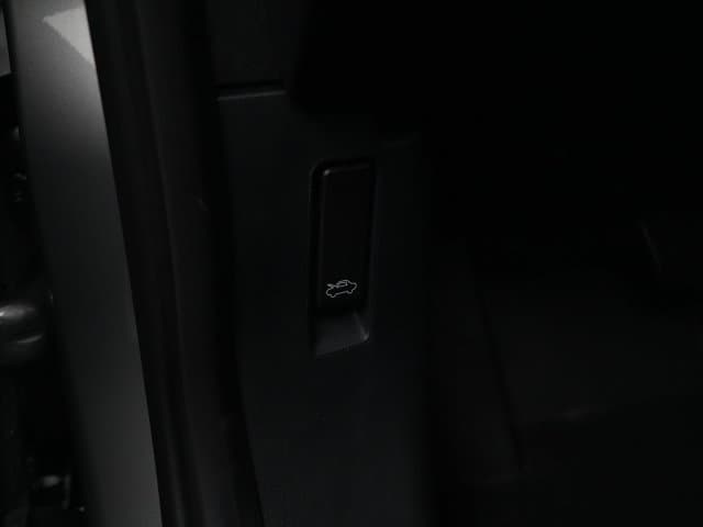 Ford E-Transit Courier Limited 44 kWh thumbnail 12